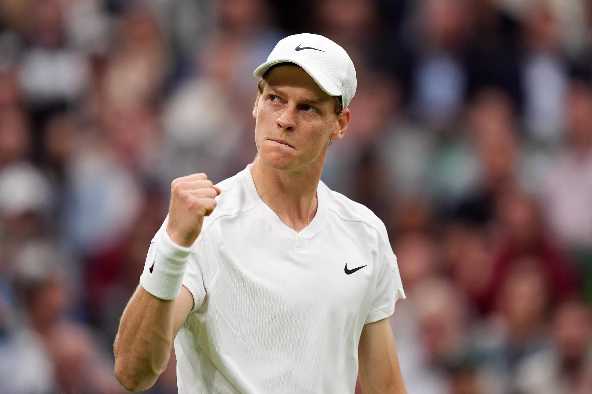 Wimbledon - Sinner vince il derby con Berrettini e vola al terzo turno
