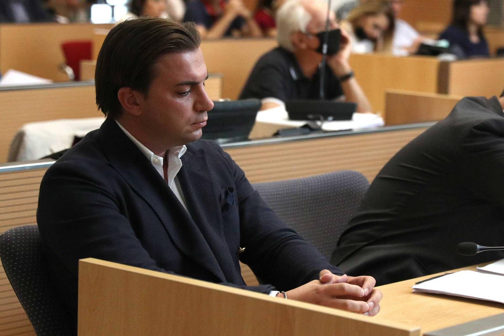 Giacomo Bozzoli ancora in fuga - moglie e figlio rientrati in Italia