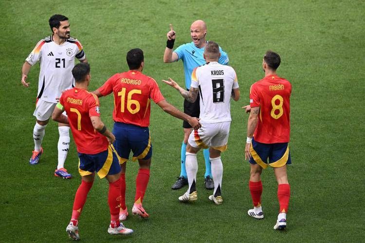 L'arbitro Taylor