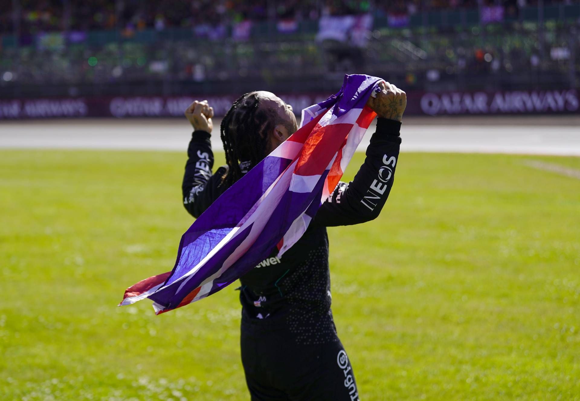 Hamilton - trionfo e lacrime a Silverstone - Flop Ferrari in Gp Gran Bretagna 