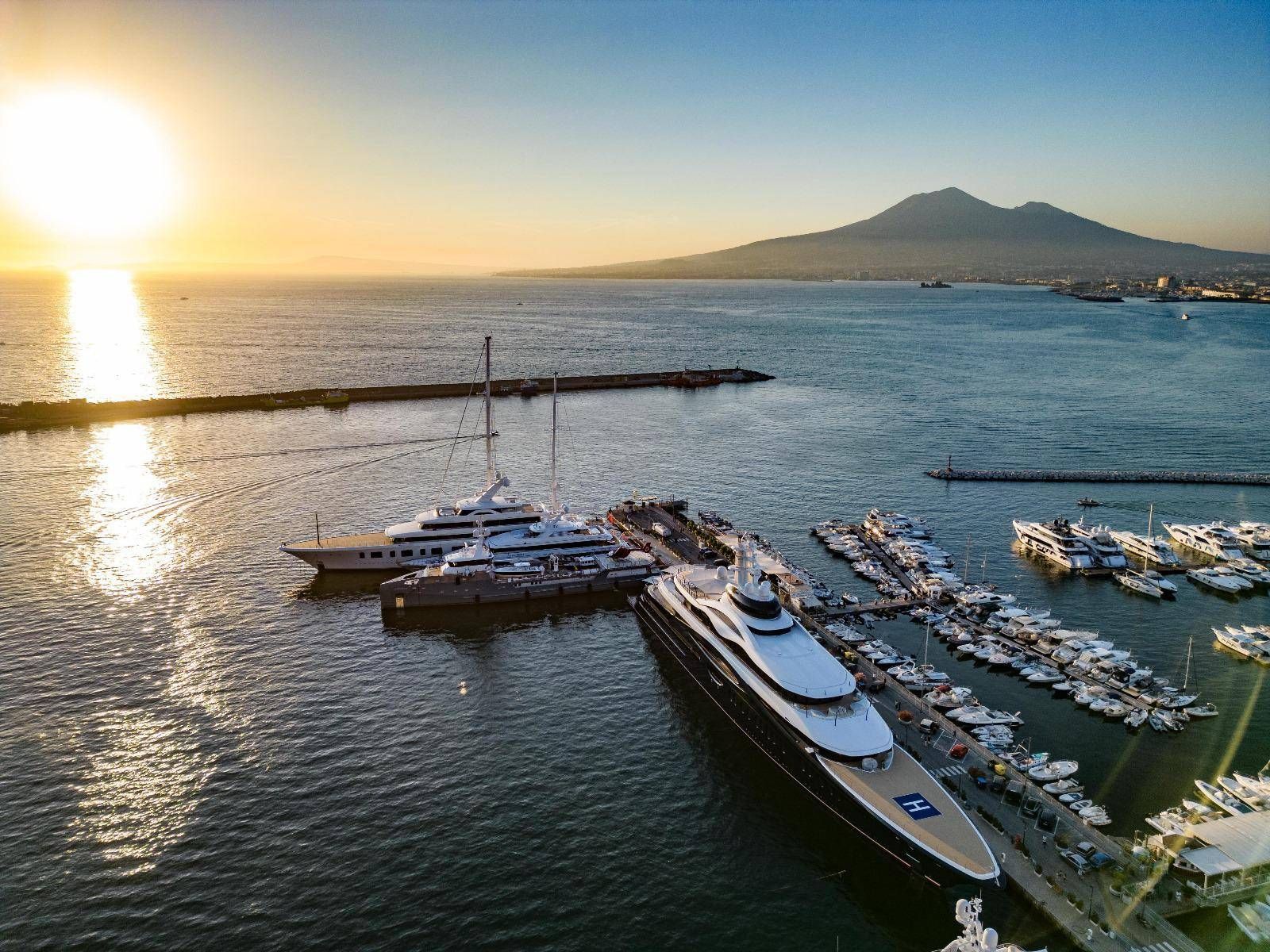 Lo yacht di Zuckerberg a Castellammare - Stabia Main Port, approdo per Gigayachtstellammare