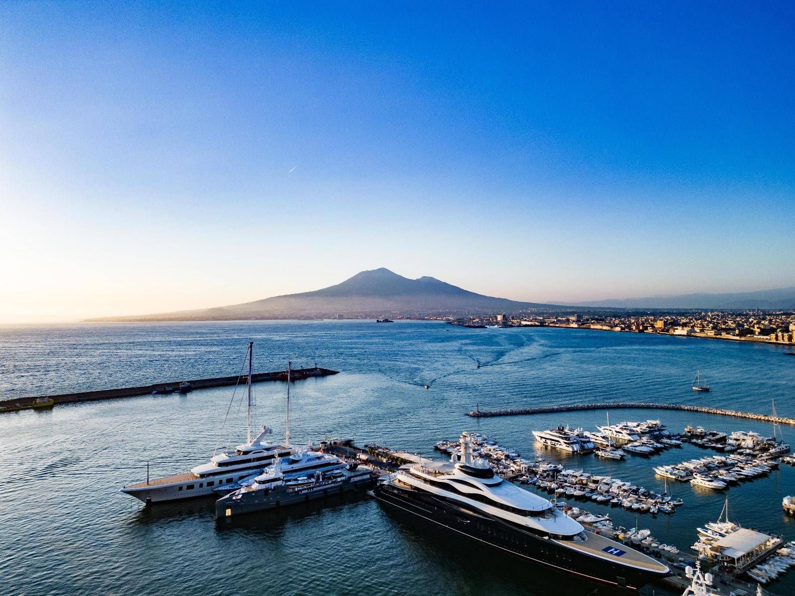 Lo yacht di Zuckerberg a Castellammare - Stabia Main Port, approdo per Gigayachtstellammare