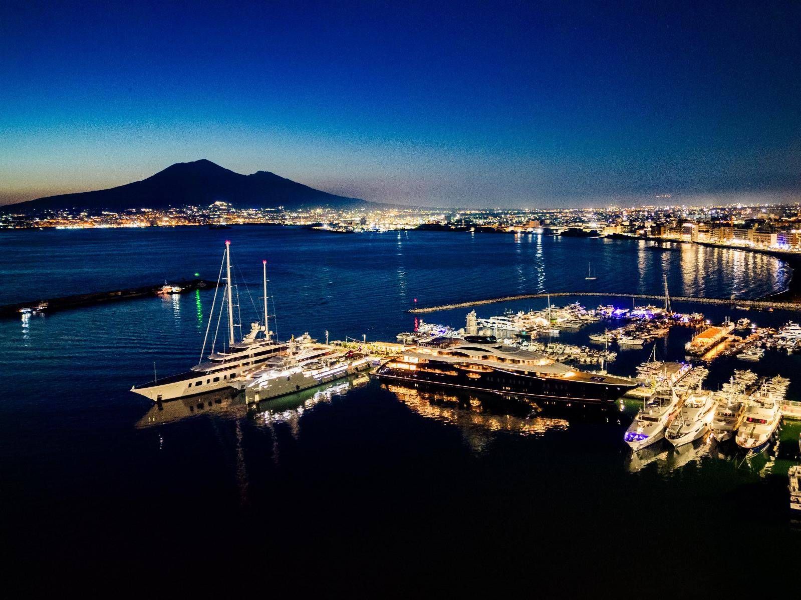Lo yacht di Zuckerberg a Castellammare - Stabia Main Port, approdo per Gigayachtstellammare