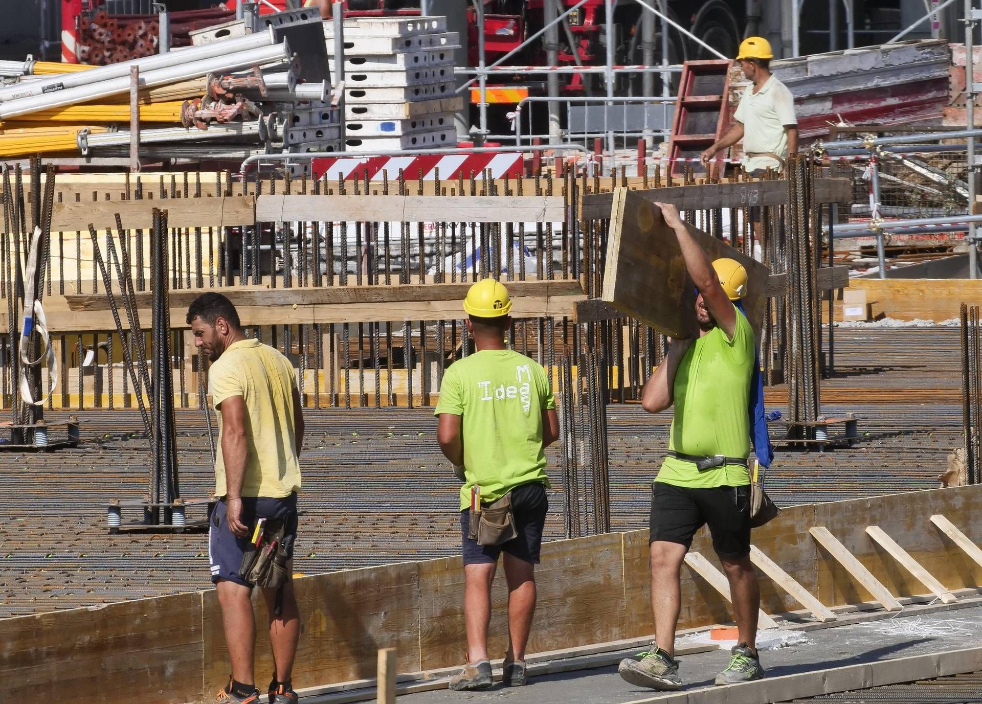 Caldo e lavoro - Rizzetto: Stop attività sopra 32 gradi? Serve capire come fare