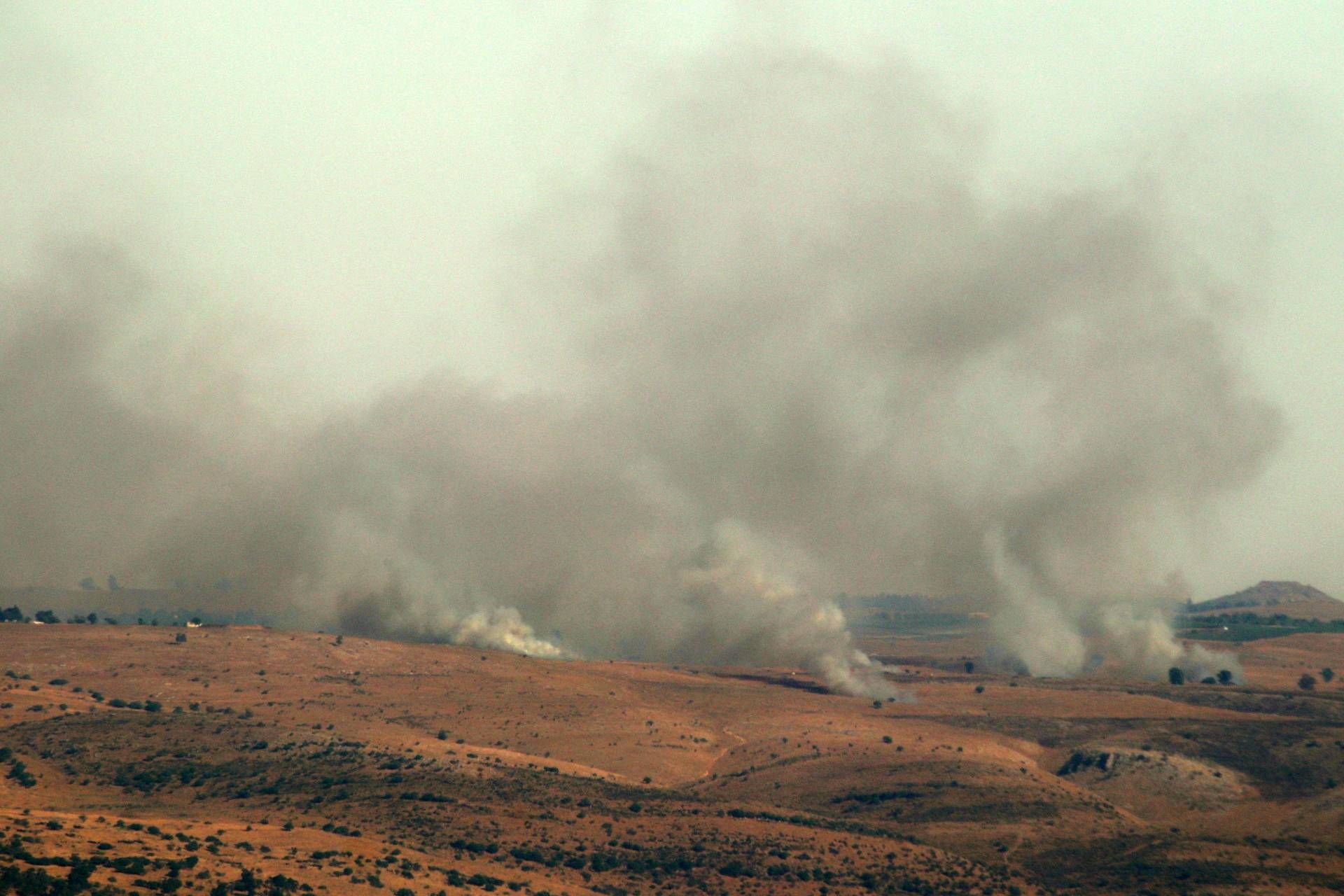 Raid Israele - Hezbollah risponde con razzi su Alture del Golan