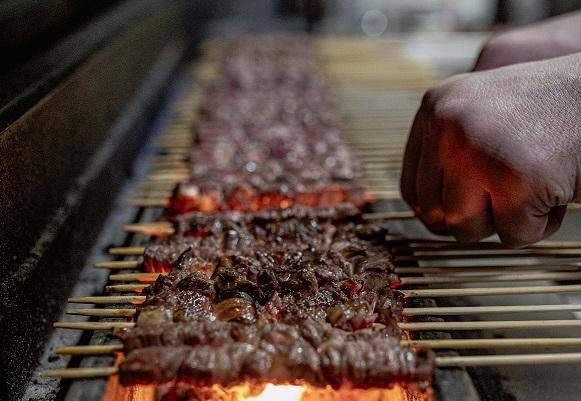 Arrowsticino geliyor, ızgara arrosticini ile ilk paket servisi