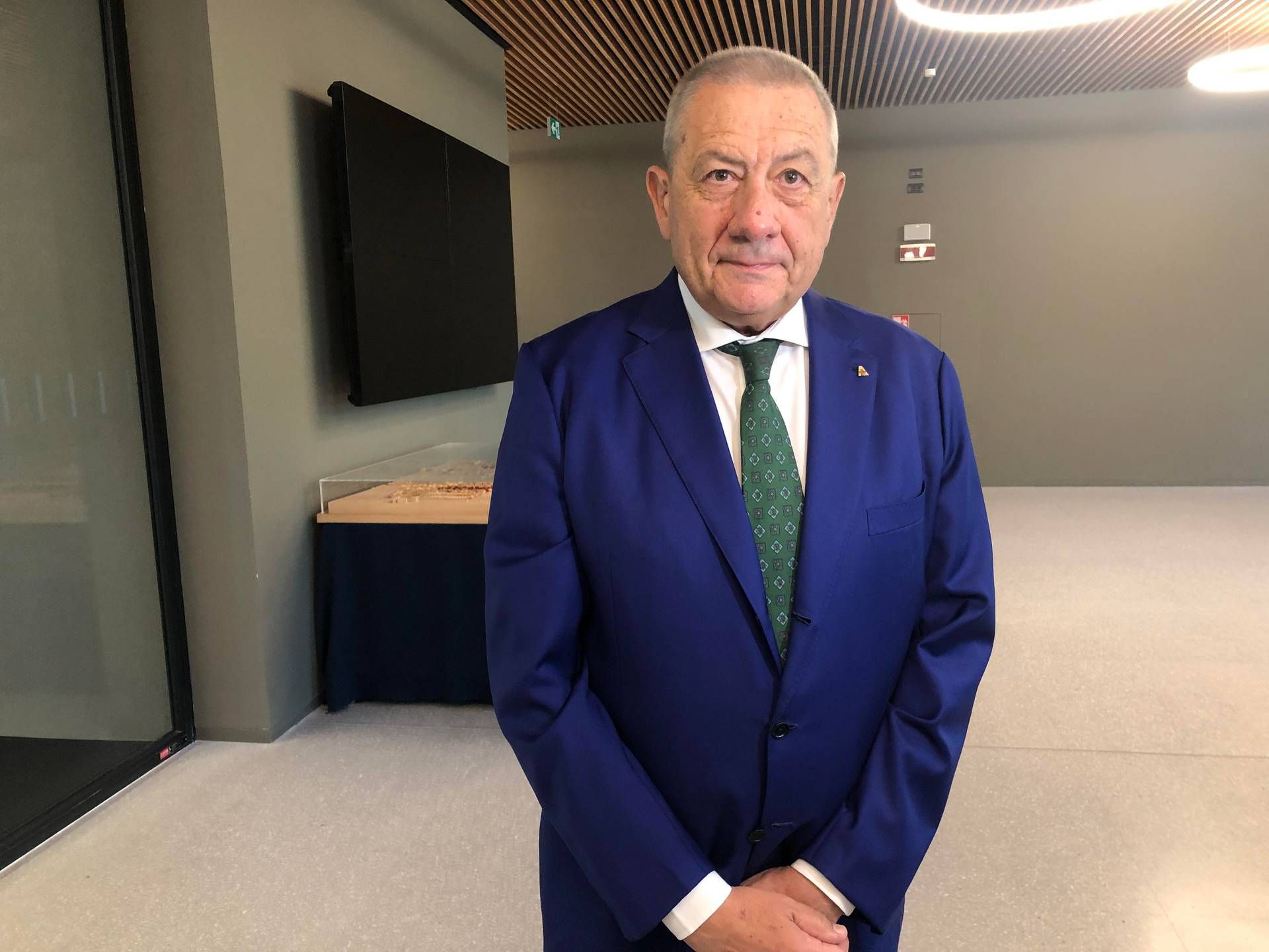 ghirlanda (andi) ghirlanda (andi)