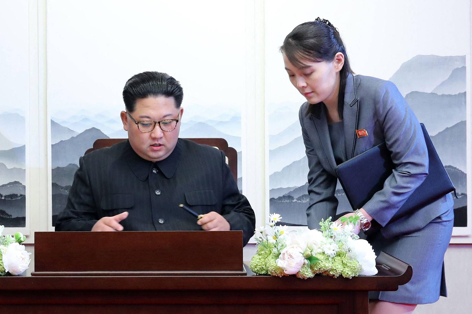 Corea del Nord - nuovo lancio di palloni spazzatura verso Sud