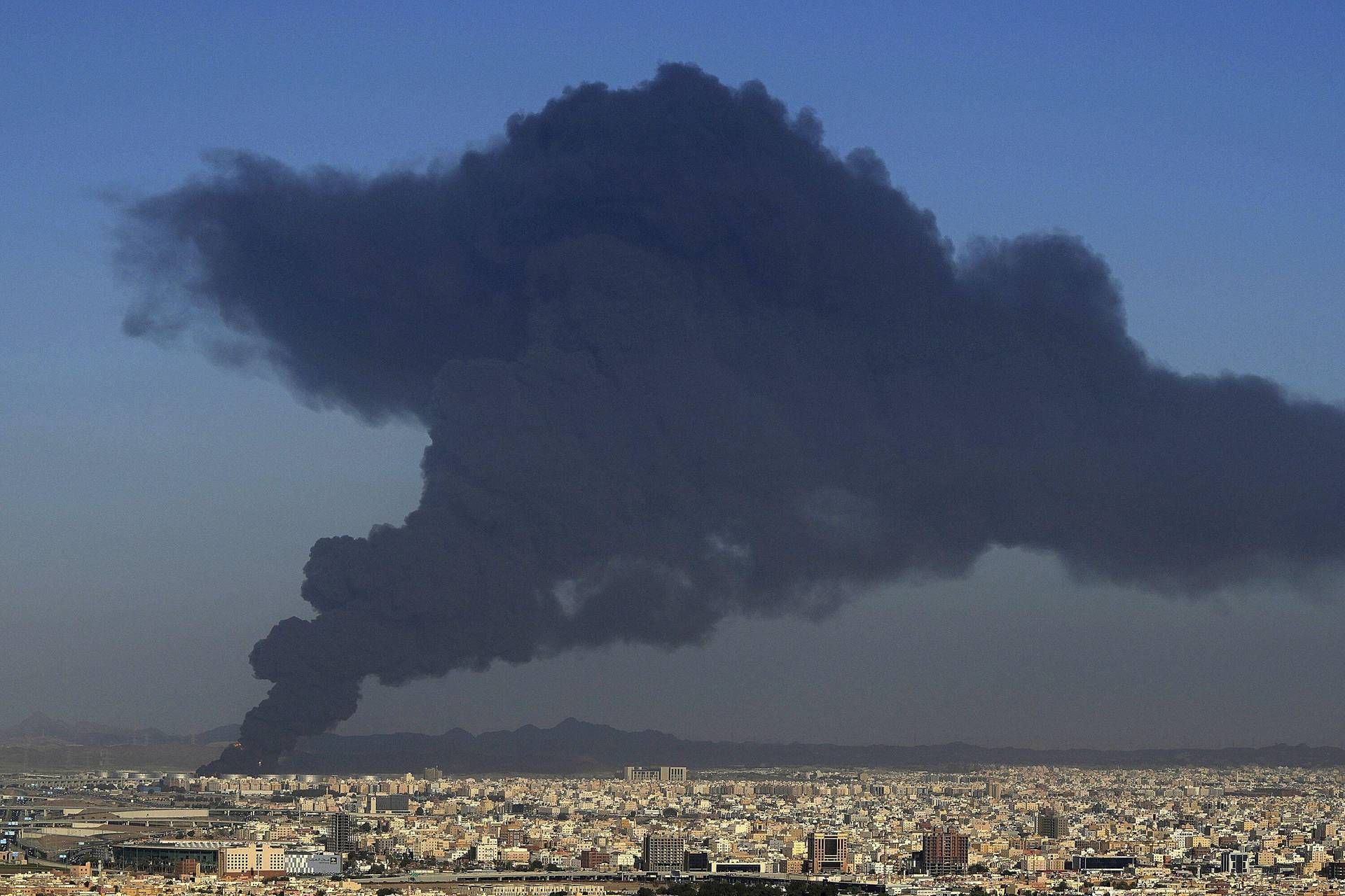 Yemen: Morti e feriti in raid su Hodeida - Israele pagherà