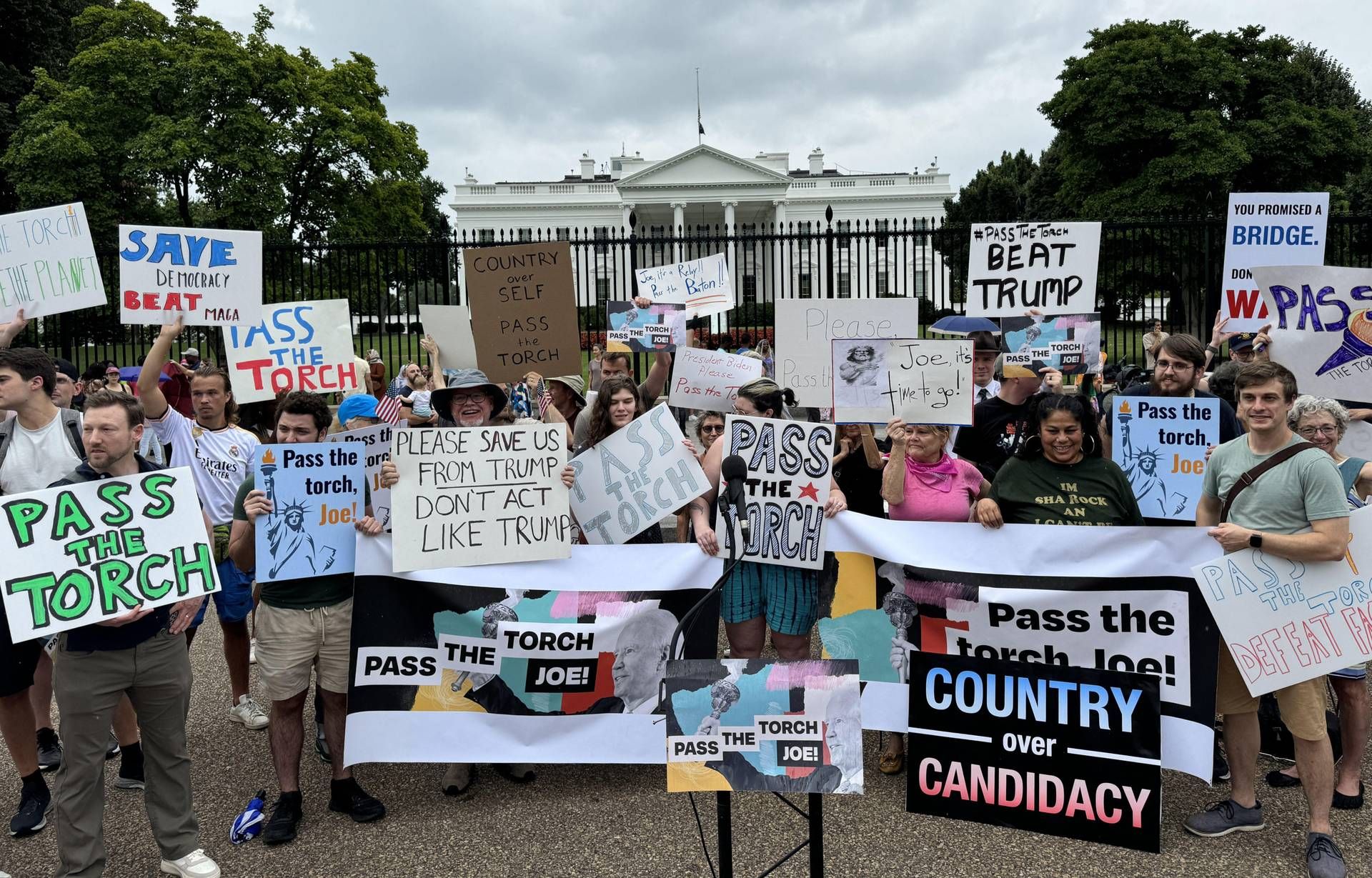 Joe devi andare - ma Biden per ora resiste al pressing: presidente Usa al bivio