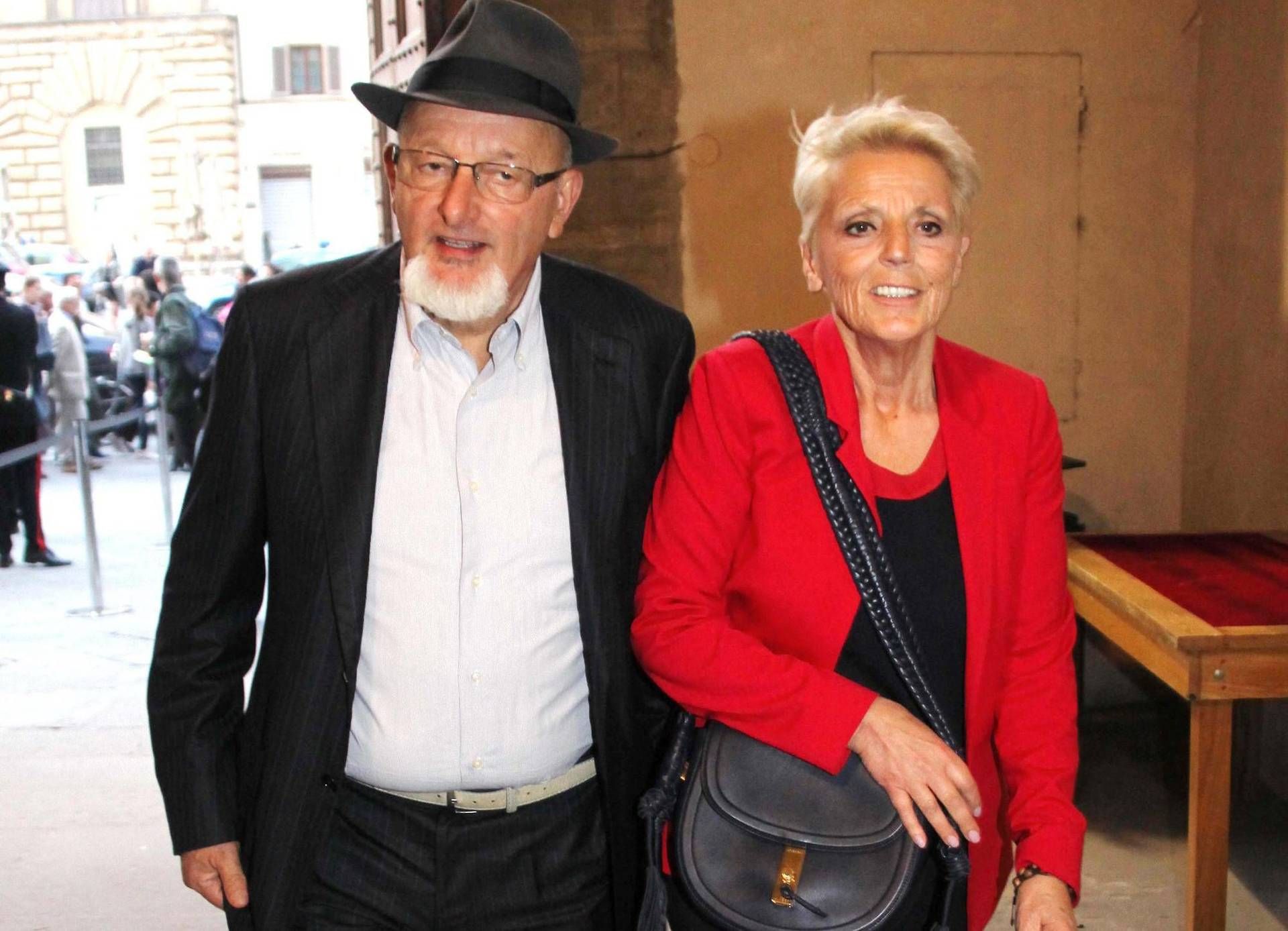 Fatture false - genitori di Renzi condannati in primo grado a 3 anni e 2 mesi