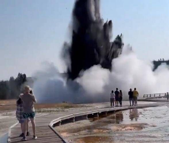 yellowstone esplosione yellowstone esplosione