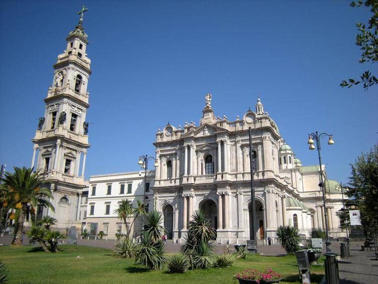 Il Santuario della Beata Maria Vergine del Santo Rosario di Pompei  - Wikipedia/
