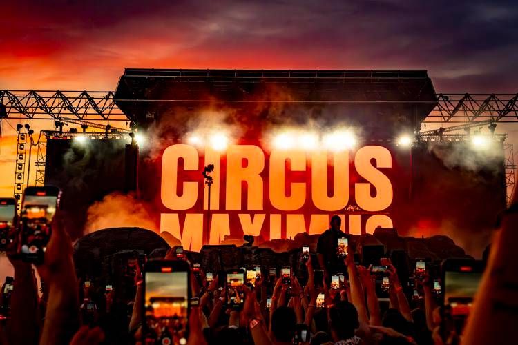 Da Lazza alle leggende dello sport Usa, tanti vip al concerto di Travis Scott a Milano