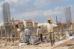 Aşırı sıcaklıkların olduğu inşaat sahalarında iş durmalarına yönelik yapısal standartlar