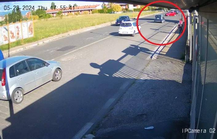 Omicidio a Roma - uccisa in auto da proiettile vagante: arrestati due giovani