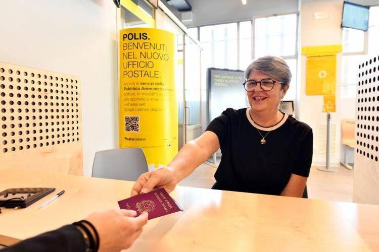 Poste, da oggi servizio passaporti disponibile a Bologna, Verona e Cagliari