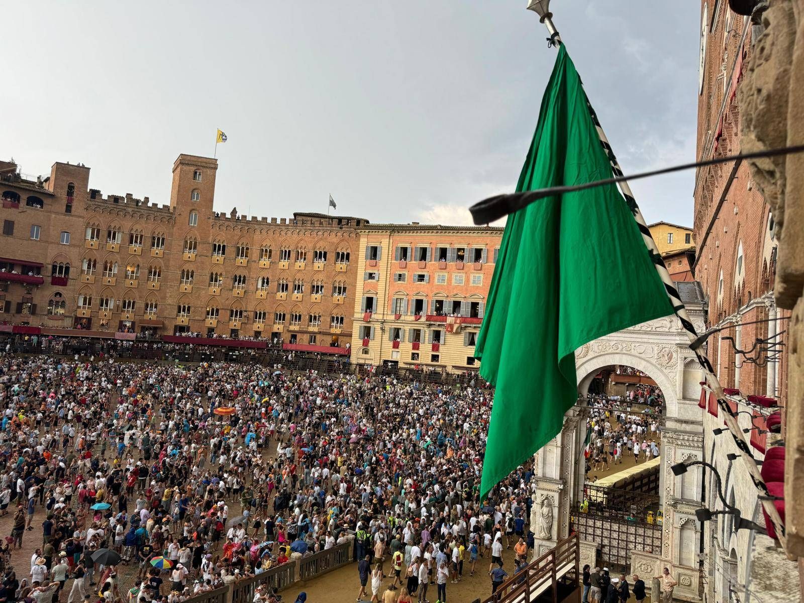 Palio Siena - carriera annullata per maltempo: rinvio a domani