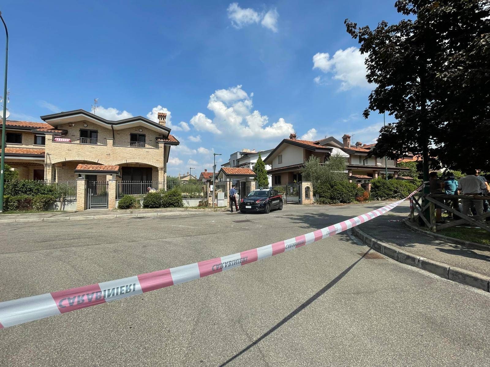 Milano - strage di famiglia a Paderno Dugnano: morti mamma - papà e figlio
