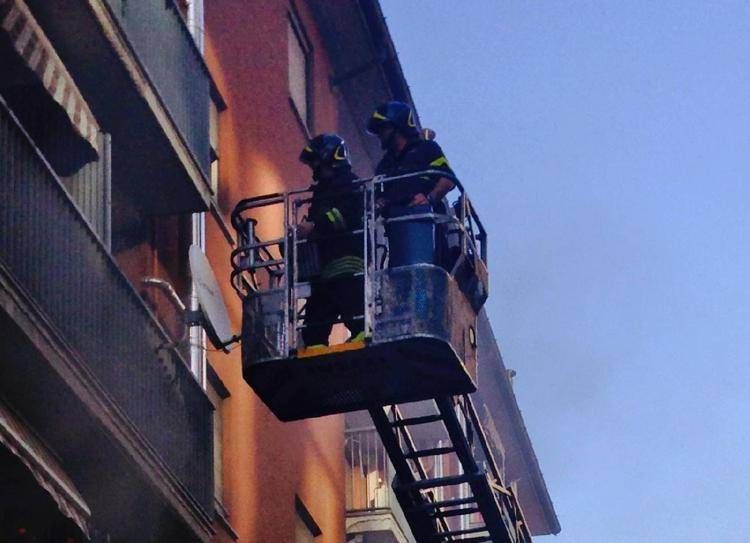 Operazione dei vigili del fuoco, repertorio (Fotogramma)