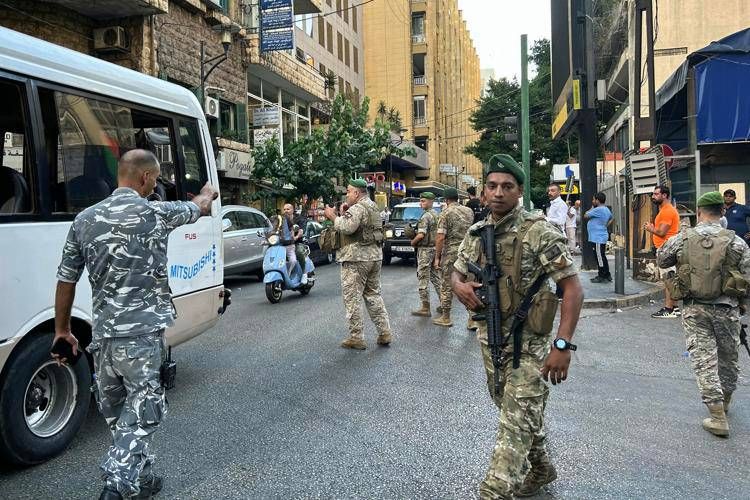 Esplosioni cercapersone Hezbollah, microcariche dietro lo scoppio: l'ipotesi dell'esperto
