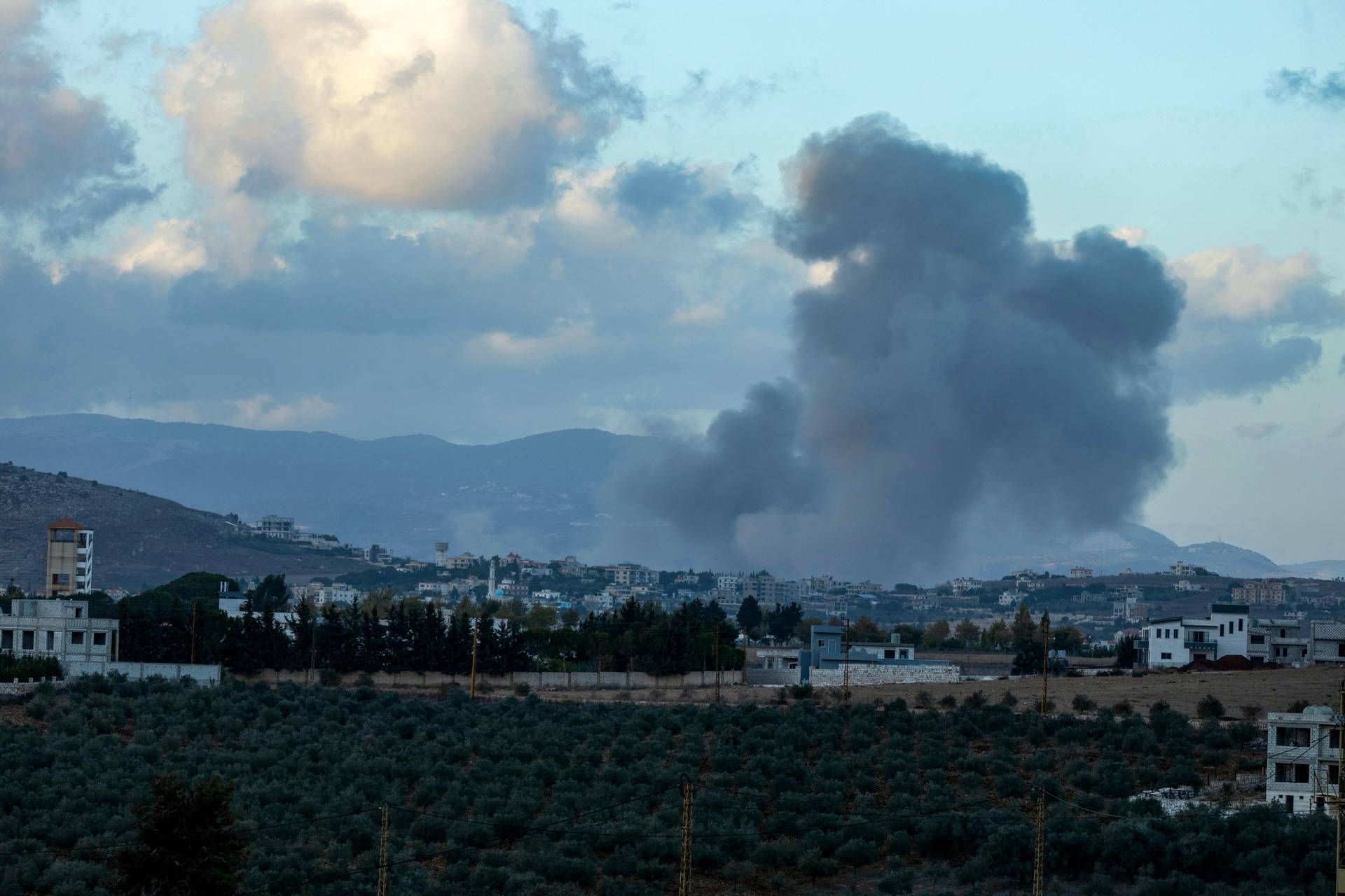 israele bombarda israele bombarda