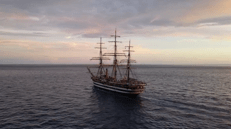 Made in Italy, Amerigo Vespucci e Villaggio Italia in viaggio verso l'Australia