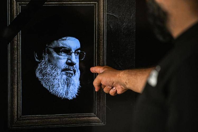 Il ritratto di Nasrallah alla tv libanese - Afp