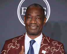 https://www.adnkronos.com/resources/0291-1bfad257cb1f-cd0235b0107b-1000/format/medium/dikembe_mutombo.png
