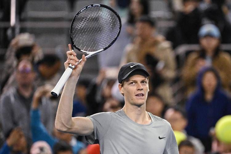 Atp Shanghai, Sinner agli ottavi: battuto Etcheverry Atp Shanghai, Sinner agli ottavi: battuto Etcheverry