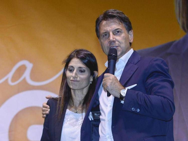 Virginia Raggi e Giuseppe Conte (Fotogramma)