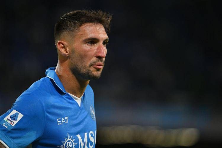 Matteo Politano, ritrovata l'auto del calciatore del Napoli: era a Casoria Matteo Politano, ritrovata l'auto del calciatore del Napoli: era a Casoria