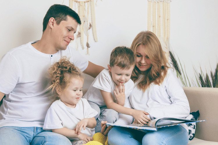 Famiglia con due figli