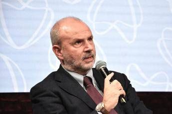 Vaccini, Schillaci revoca Nitag dopo polemica per nomina due membri sostenuti dai No V