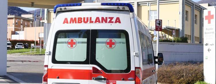 Frosinone, 16enne accoltellato all'uscita di scuola: è grave Frosinone, 16enne accoltellato all'uscita di scuola: è grave
