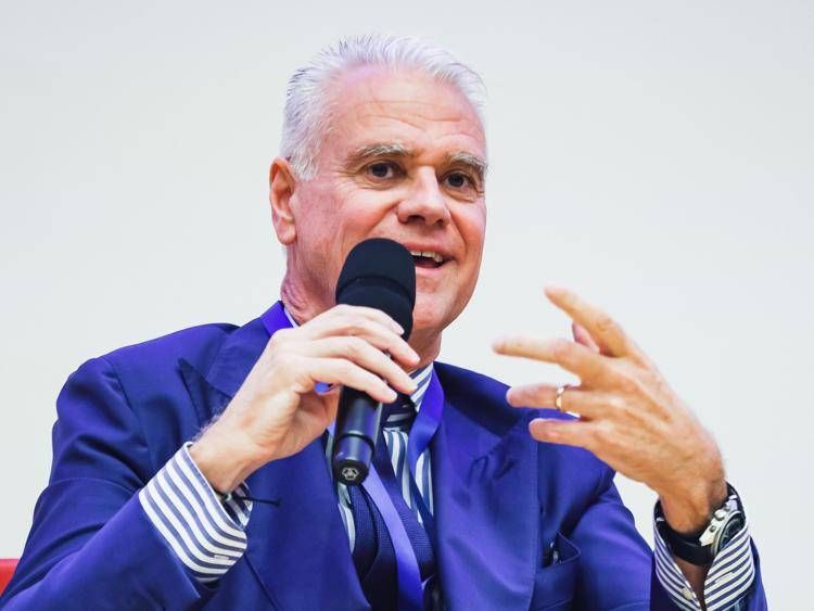 Zangrillo insultato a festa Pd, Meloni: "Abbassare i toni"