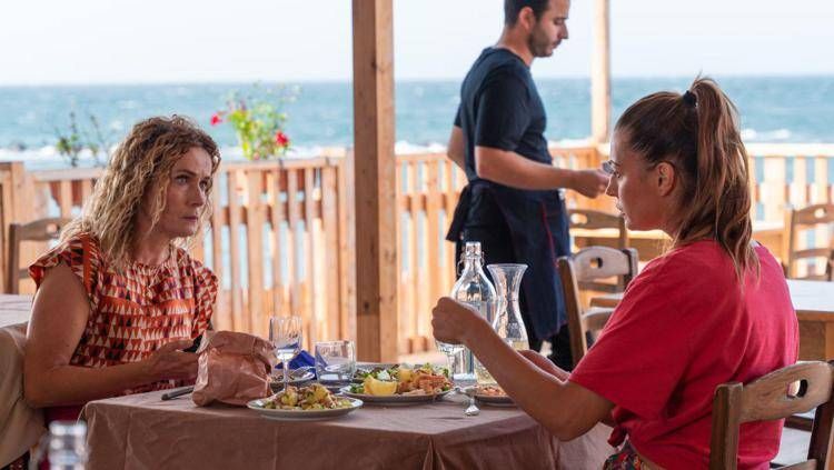 Laura Mascino e Sveva Alviti in 'Nudes 2'