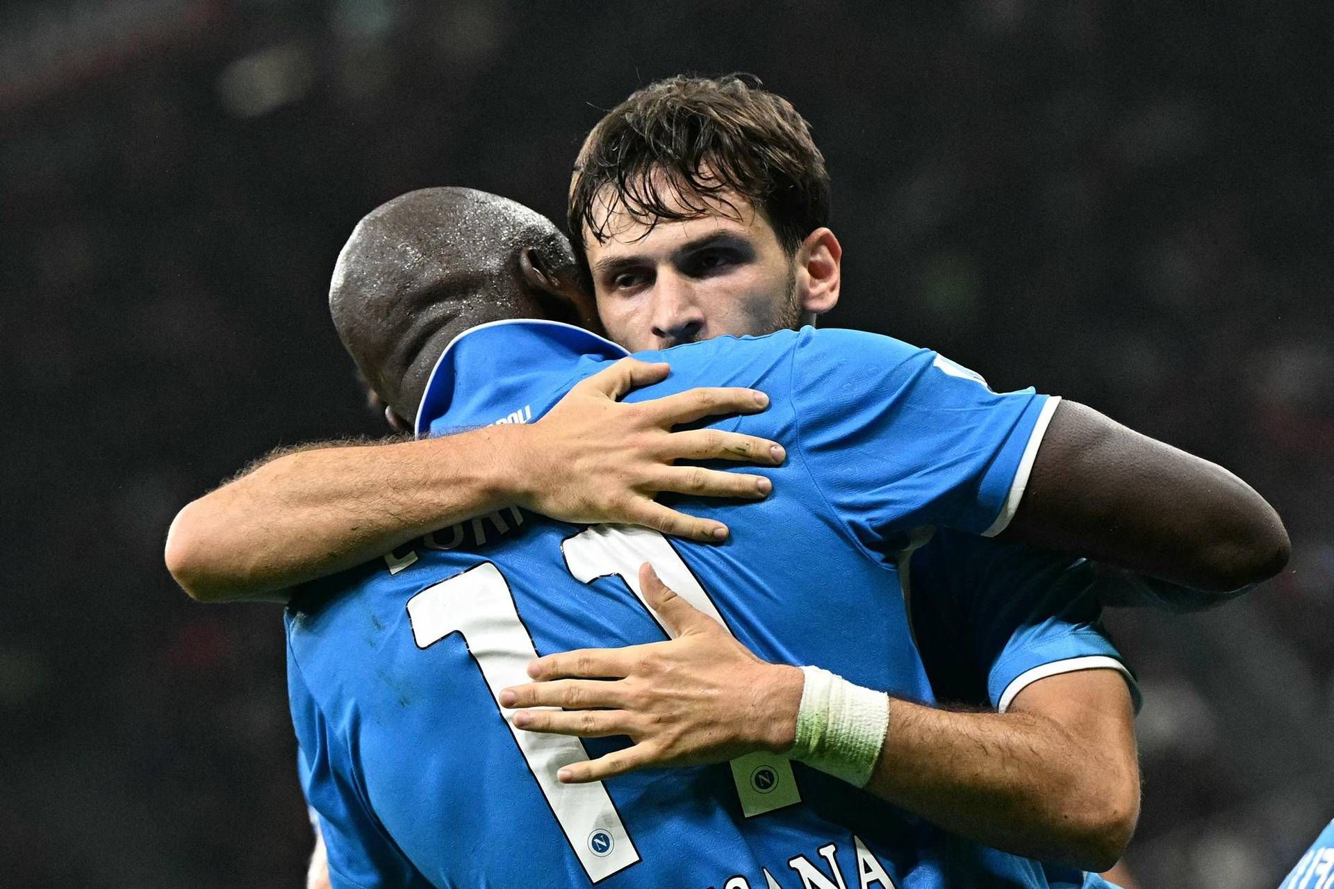 Milan-Napoli 0-2, Lukaku ve Kvaratskhelia'nın golleri: Conte kaçıyor