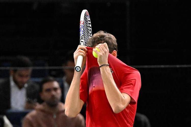 Medvedev, crisi senza fine. Perde in Canada e 'dimentica' la borsa