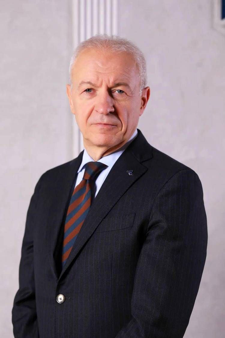 direttore generale di Banca di Piacenza <span id=