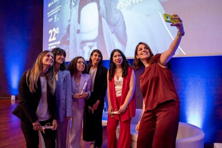 Premio L’Oréal - Unesco 'For Women in Science' Young Talents Italia, al via candidature