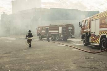 Ucraina, massiccio attacco russo a Kiev: missili e droni nella not