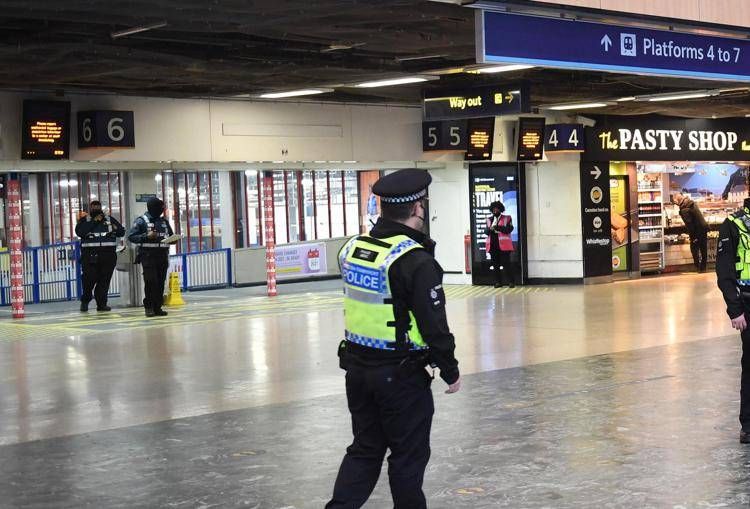 Polizia alla stazione di Euston, Londra - Fotogramma /Ipa