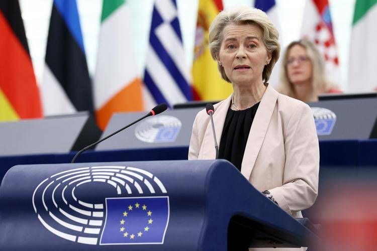 Commissione Ue, von der Leyen bis eletta con 370 voti