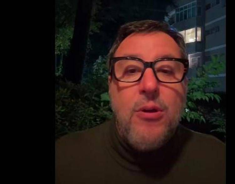 Matteo Salvini durante la diretta