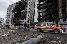 https://www.adnkronos.com/resources/0294-1c7b17166ab4-830470720182-1000/format/medium/ucraina_macerie_ambilanza_fg.jpeg