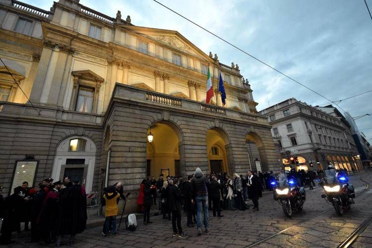 prima alla scala. primi arrivi