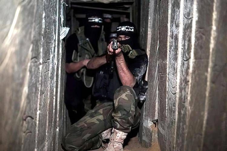 Miliziani di Hamas nei tunnel di Gaza - Fotogramma /Ipa