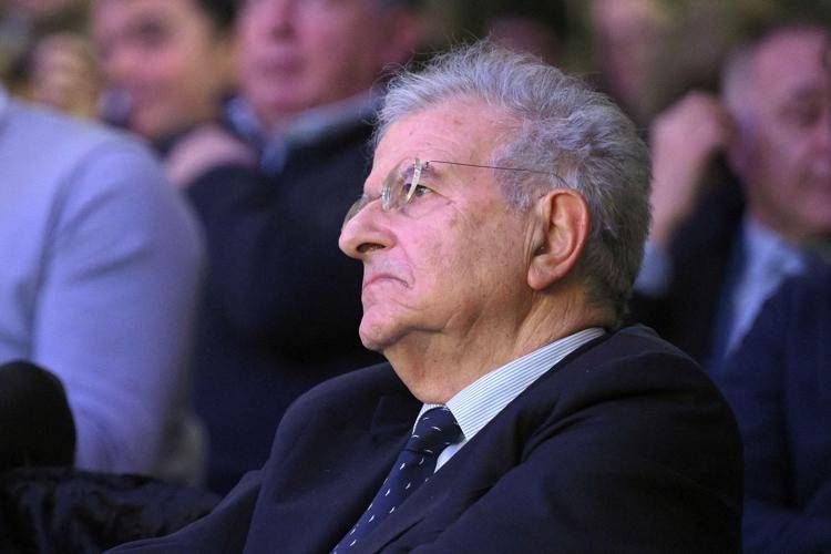 Fabrizio Cicchitto  (Fotogramma)