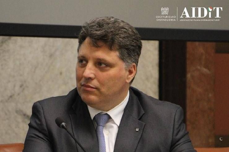 uzun mesafe ve gemi yolculukları artıyor; seyahat acenteleri için orta derecede olumlu bir denge var